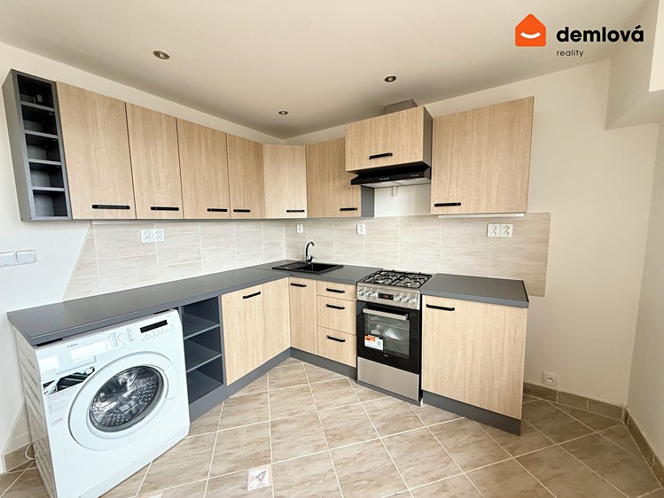 Pronájem bytu 1+1 37 m² - foto 1