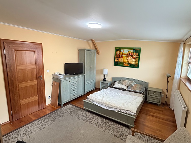 Pronájem bytu 2+1 65 m² - foto 4