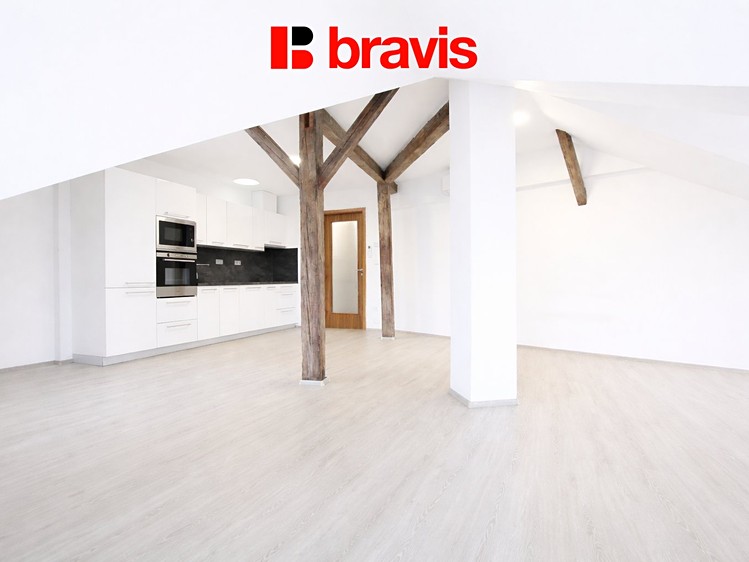 Pronájem bytu 1+kk 61 m² (Podkrovní) - foto 4