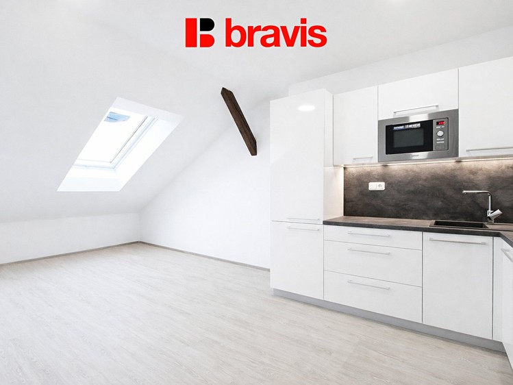Pronájem bytu 2+kk 62 m² (Podkrovní) - foto 1