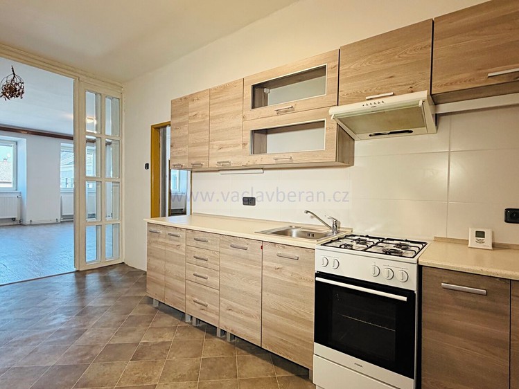 Pronájem bytu 3+1 93 m² - foto 2