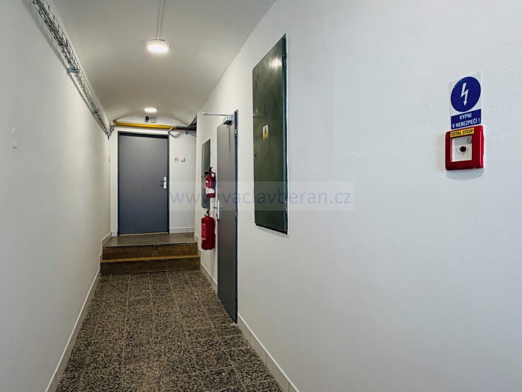 Pronájem bytu 3+1 93 m² - foto 5