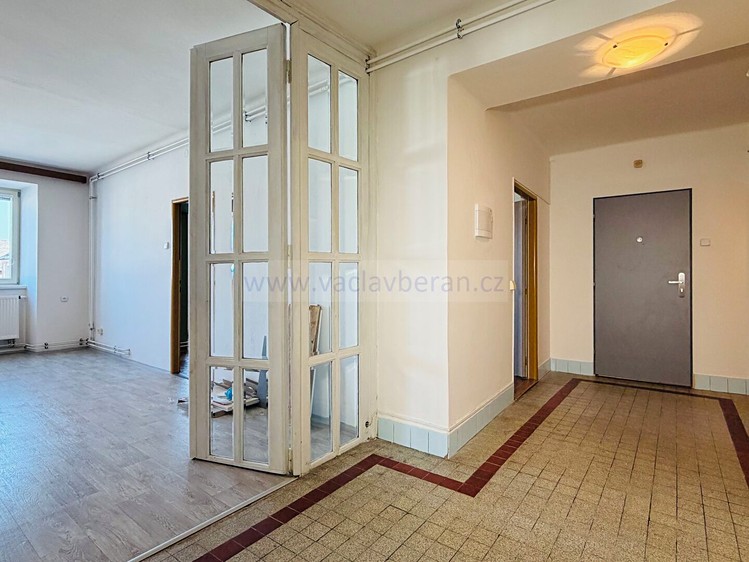 Pronájem bytu 3+1 93 m² - foto 7