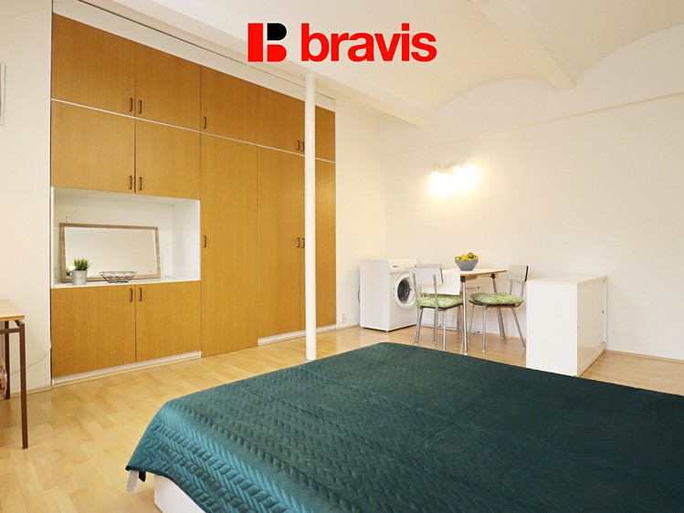 Pronájem bytu 1+1 30 m² - foto 1
