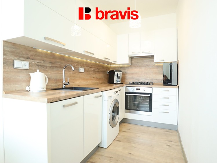 Pronájem bytu 3+kk 61 m² - foto 3