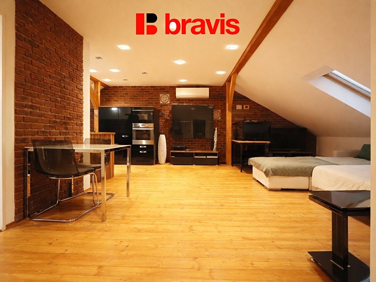 Pronájem bytu 3+kk 109 m² (Podkrovní) - foto 2