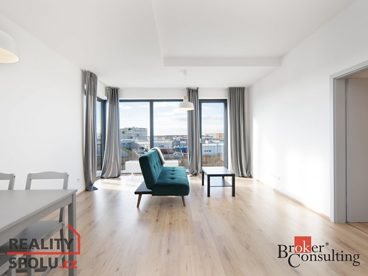 Pronájem bytu 2+kk 80 m² - foto 3