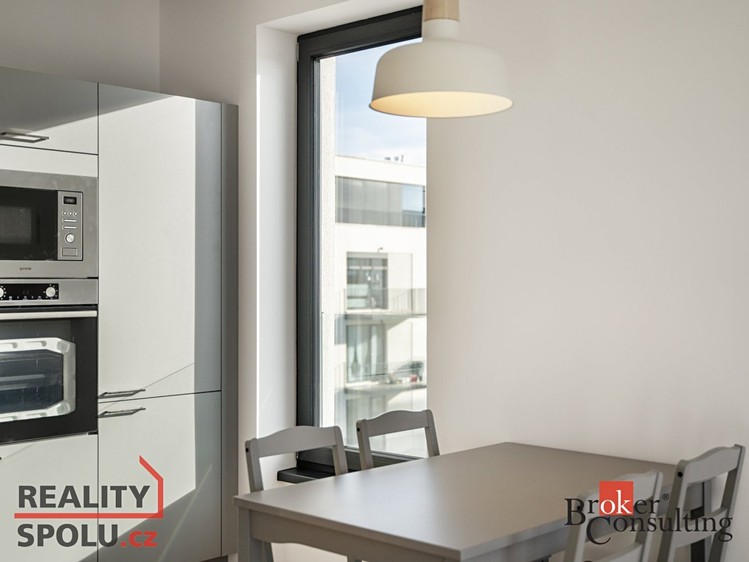 Pronájem bytu 2+kk 80 m² - foto 8