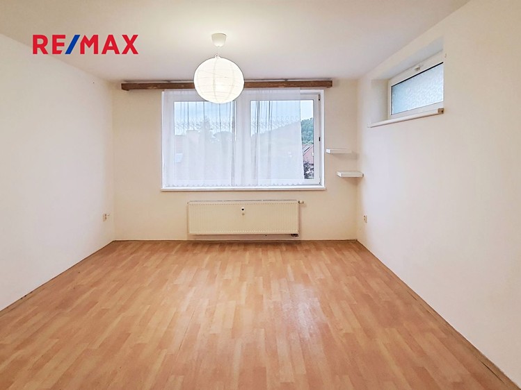 Pronájem bytu 1+1 37 m² - foto 4