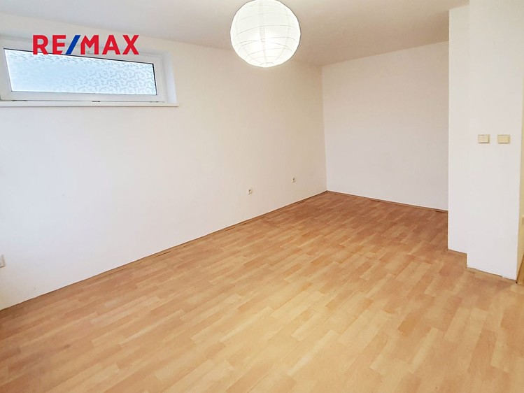 Pronájem bytu 1+1 37 m² - foto 6