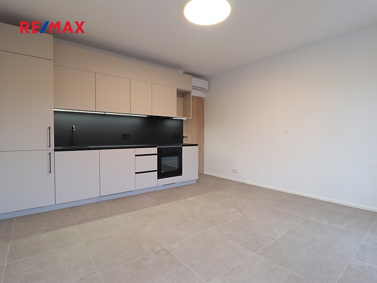 Pronájem bytu 2+kk 39 m² - foto 2