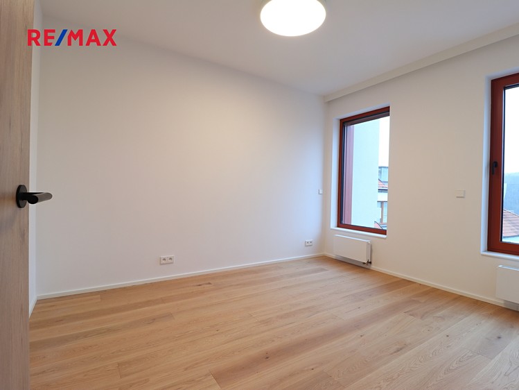 Pronájem bytu 2+kk 39 m² - foto 7