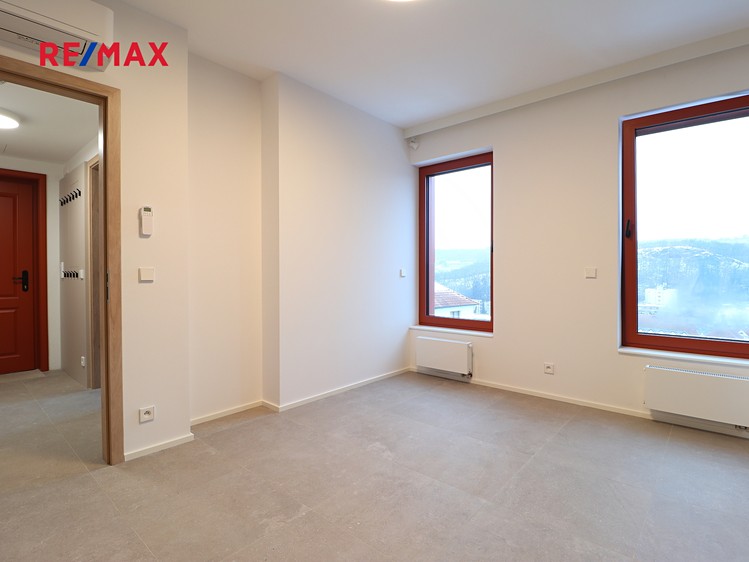 Pronájem bytu 1+1 40 m² - foto 7
