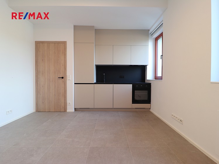 Pronájem bytu 2+kk 35 m² - foto 2