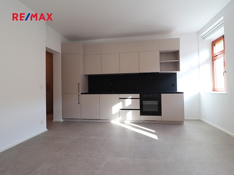 Pronájem bytu 2+kk 41 m² - foto 2