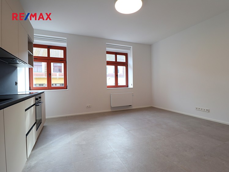 Pronájem bytu 2+kk 41 m² - foto 3