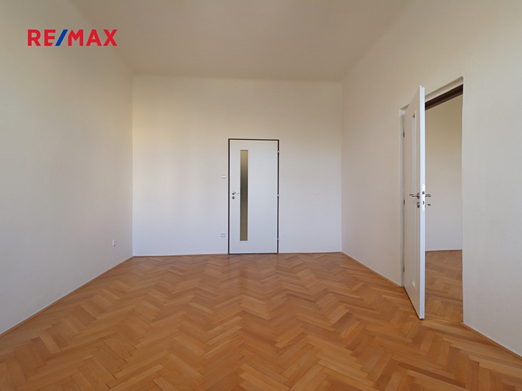 Pronájem bytu 2+1 43 m² - foto 3