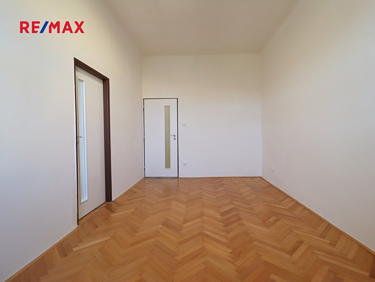 Pronájem bytu 2+1 43 m² - foto 8