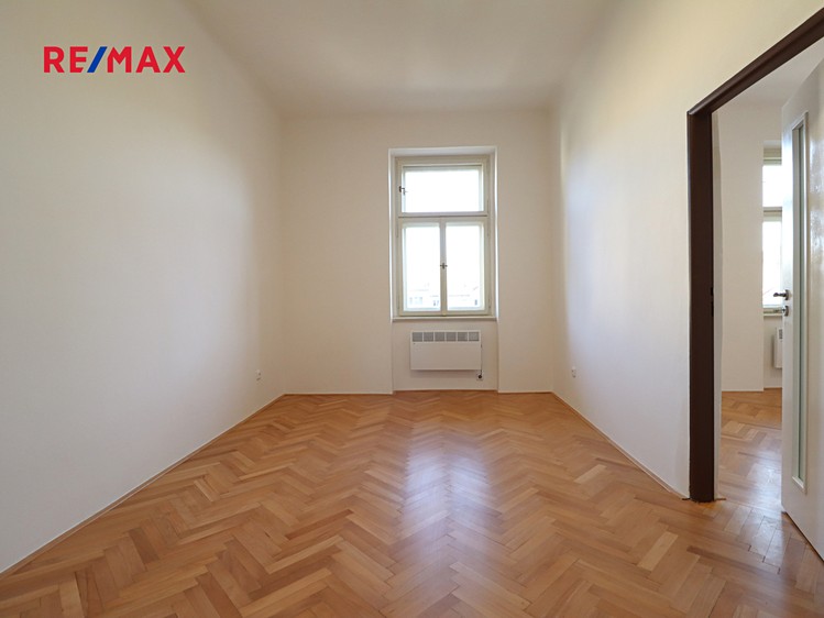 Pronájem bytu 2+1 43 m² - foto 7