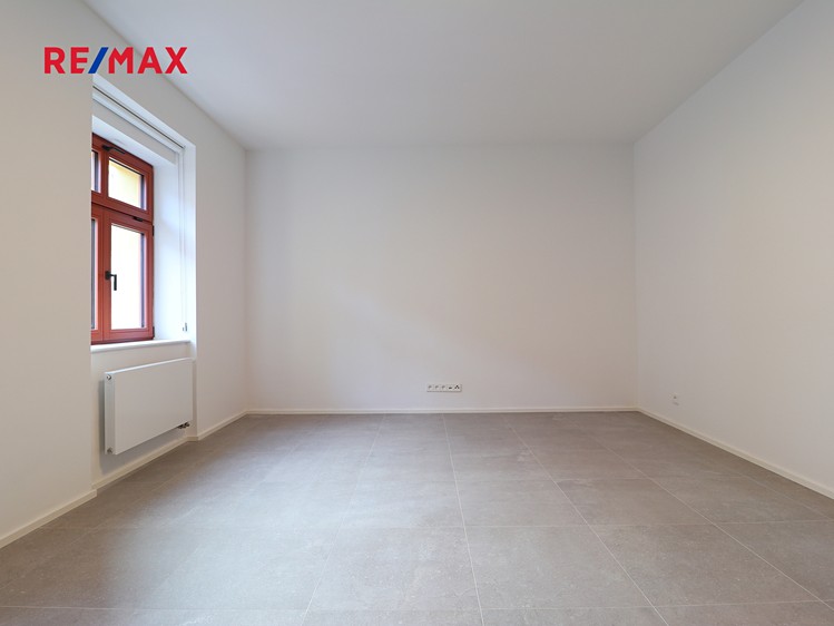 Pronájem bytu 2+kk 43 m² - foto 3