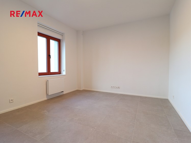 Pronájem bytu 1+kk 22 m² - foto 4