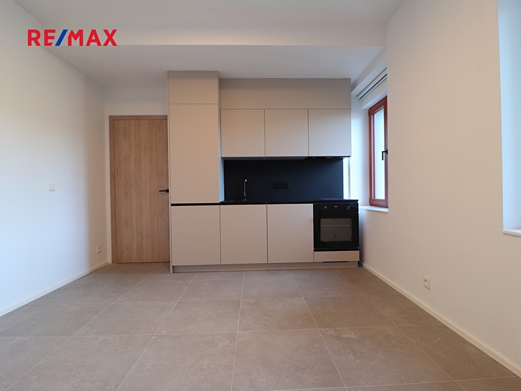Pronájem bytu 1+kk 22 m² - foto 2