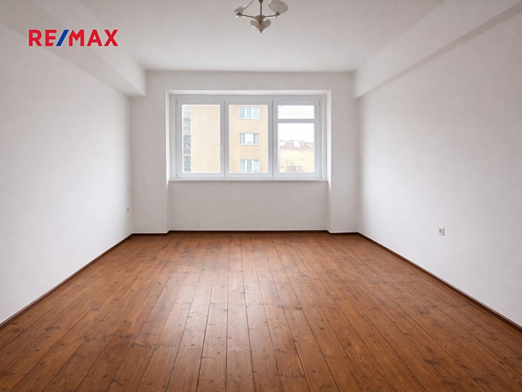Pronájem bytu 3+1 80 m² - foto 3