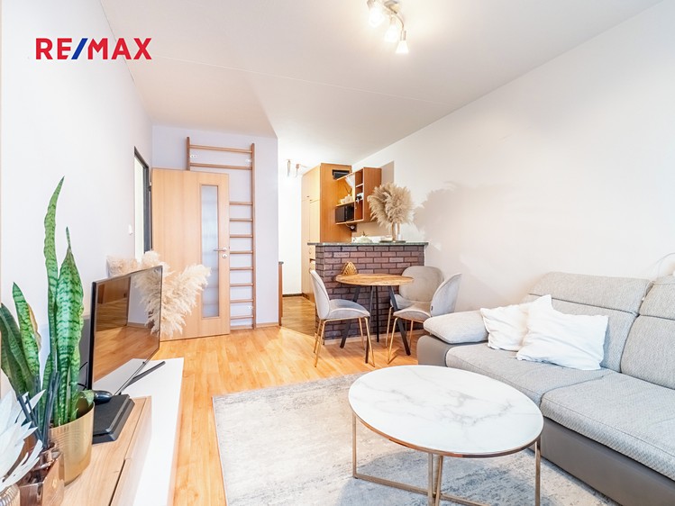 Pronájem bytu 2+kk 43 m² - foto 3