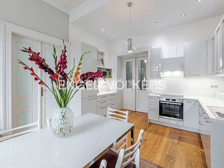 Pronájem bytu 3+1 97 m² - foto 1