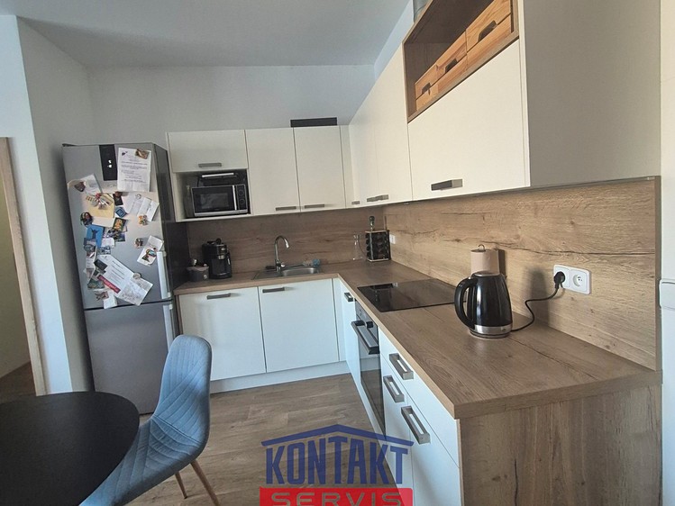 Pronájem bytu 3+kk 97 m² (Mezonet) - foto 3