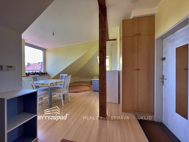 Pronájem bytu 2+kk 48 m² - foto 4