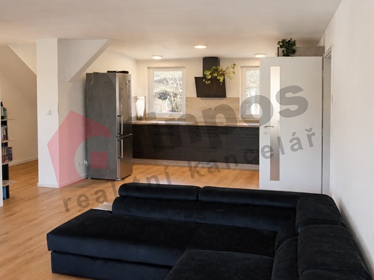 Pronájem bytu 3+kk 71 m² (Podkrovní) - foto 4