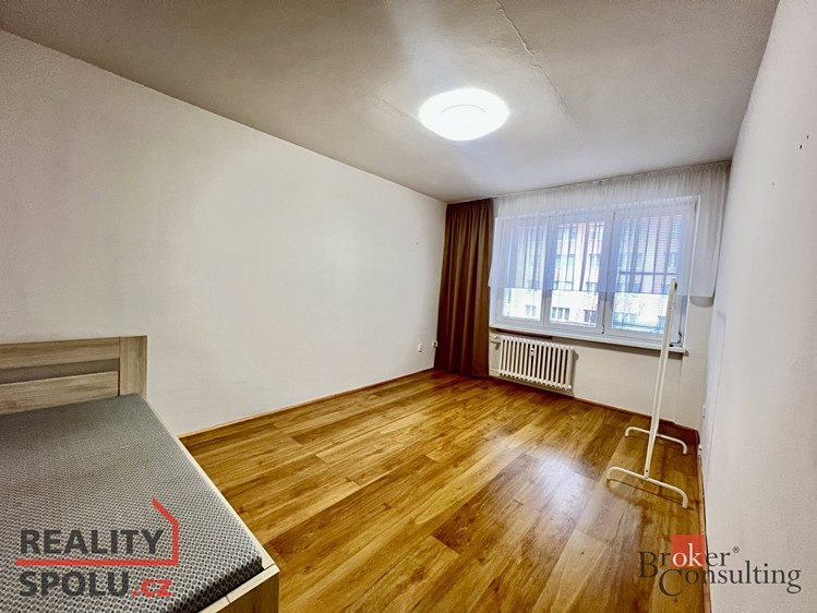 Pronájem bytu 1+1 33 m² - foto 1