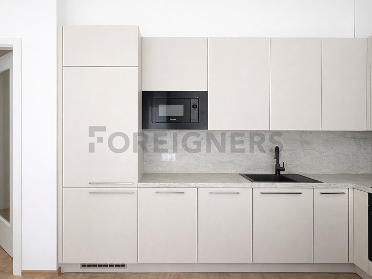 Pronájem bytu 1+kk 38 m² - foto 3