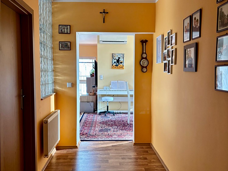 Pronájem bytu 3+1 92 m² - foto 4