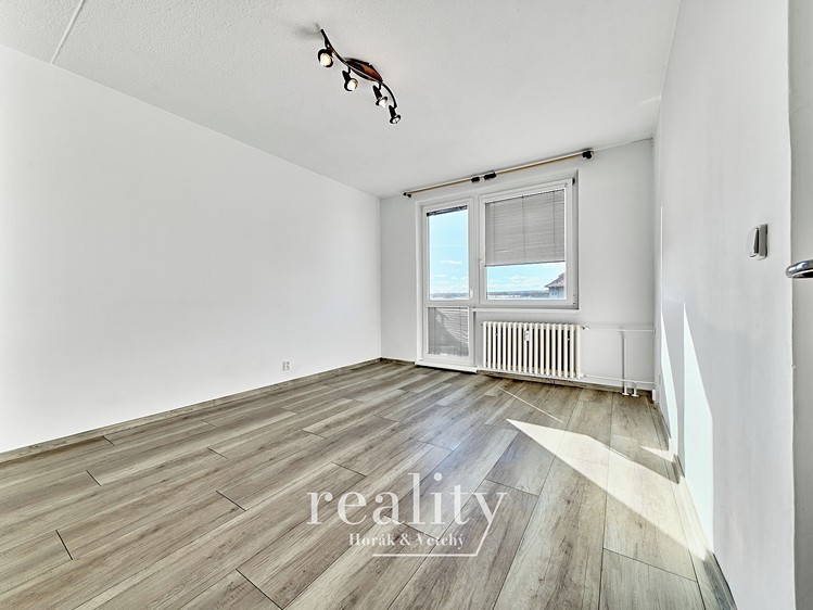 Pronájem bytu 1+1 32 m² - foto 4