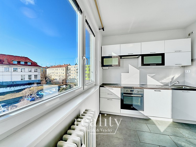 Pronájem bytu 1+1 32 m² - foto 3