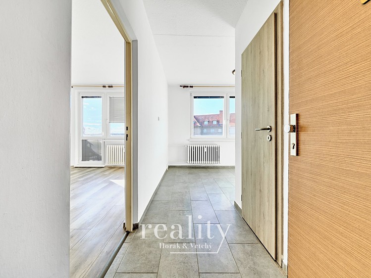 Pronájem bytu 1+1 32 m² - foto 7