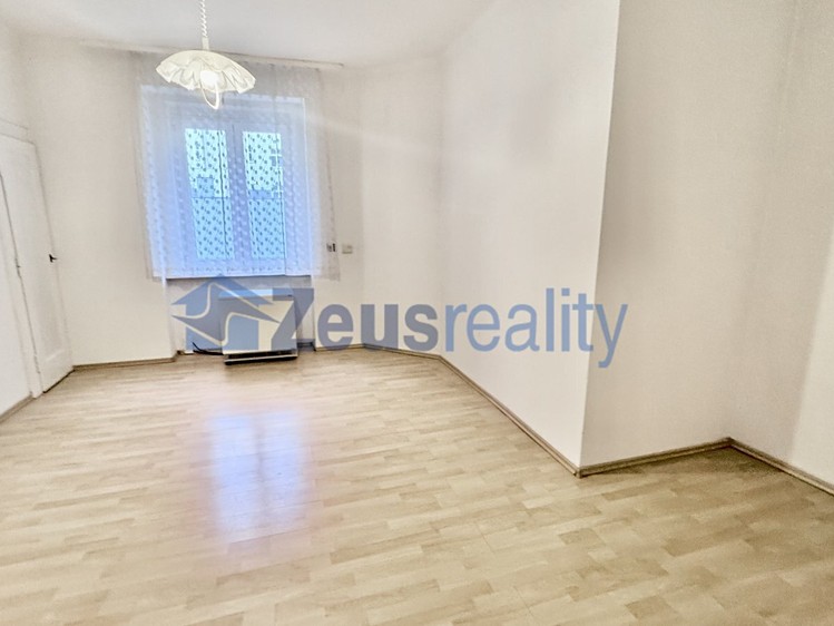 Pronájem bytu 1+1 27 m² - foto 4