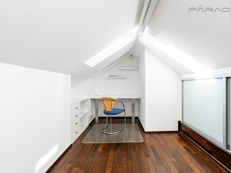 Pronájem bytu 3+1 135 m² - foto 8