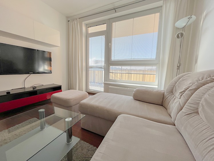 Pronájem bytu 2+kk 58 m² (Jednopodlažní) - foto 2