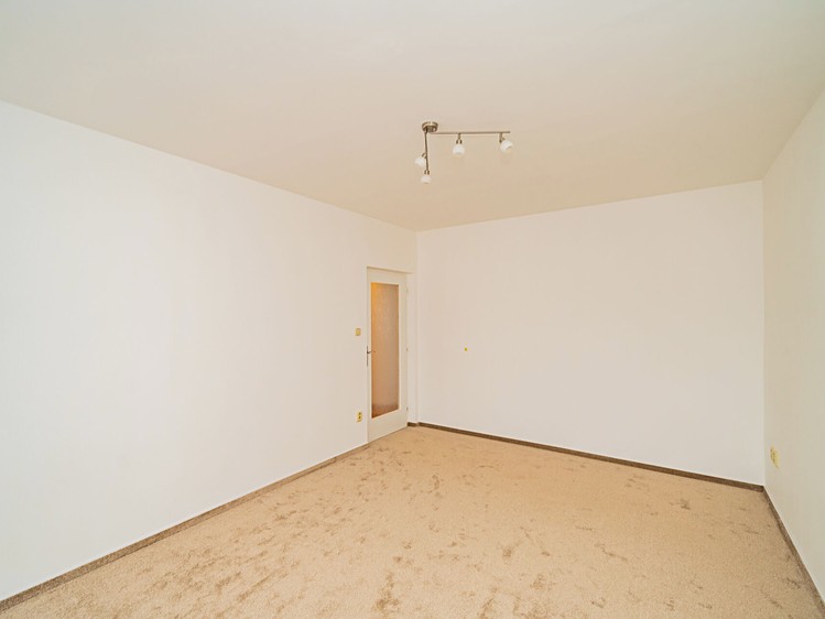 Pronájem bytu 2+1 58 m² - foto 8