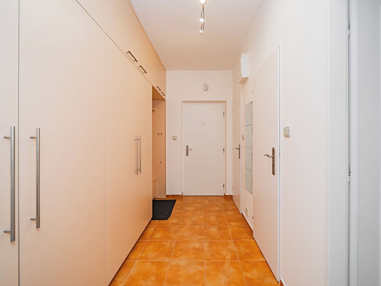 Pronájem bytu 2+1 58 m² - foto 5