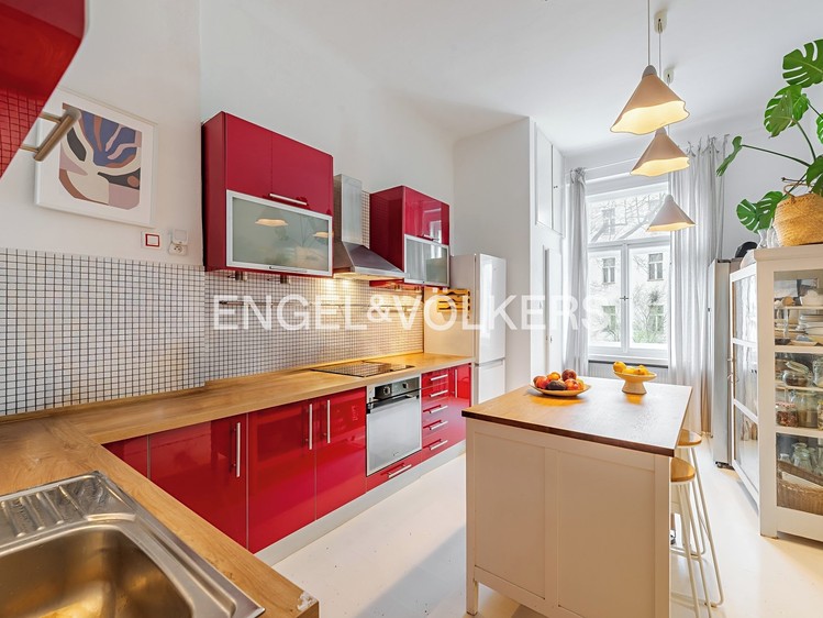 Pronájem bytu 4+1 135 m² - foto 1
