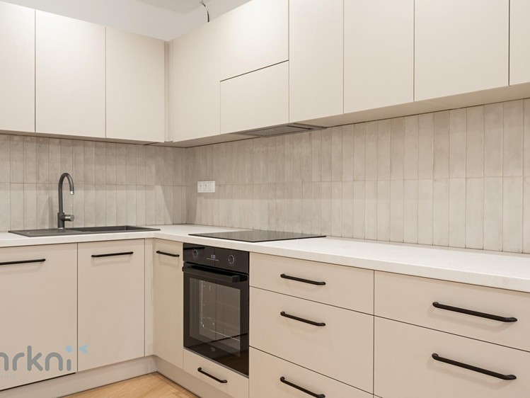 Pronájem bytu 3+kk 68 m² - foto 1