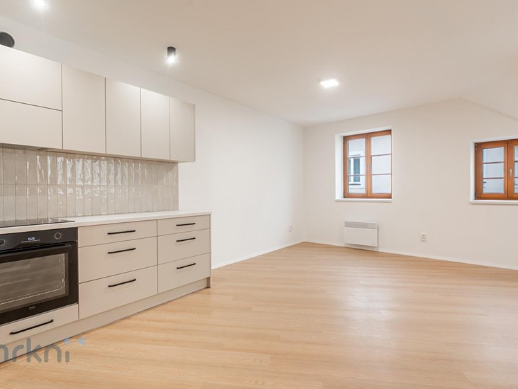 Pronájem bytu 3+kk 68 m² - foto 3