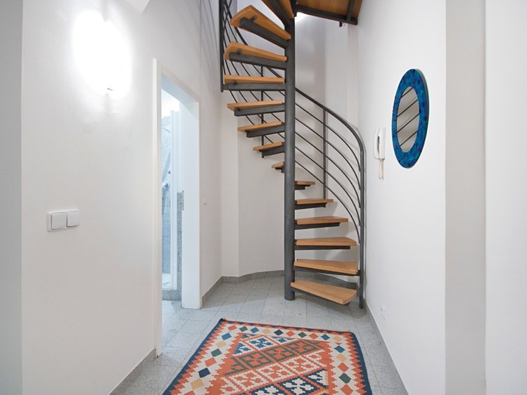 Pronájem bytu 2+1 73 m² (Mezonet) - foto 4