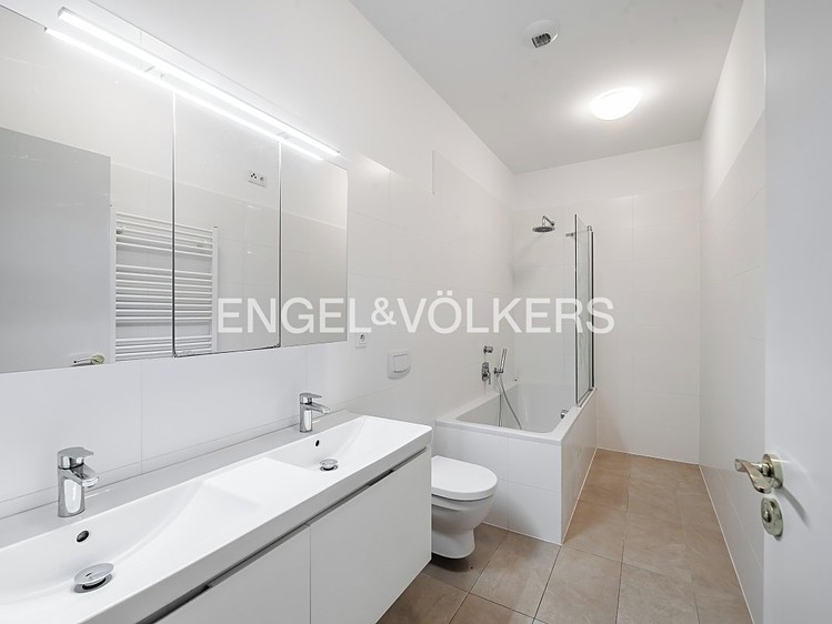 Pronájem bytu 2+kk 101 m² - foto 4
