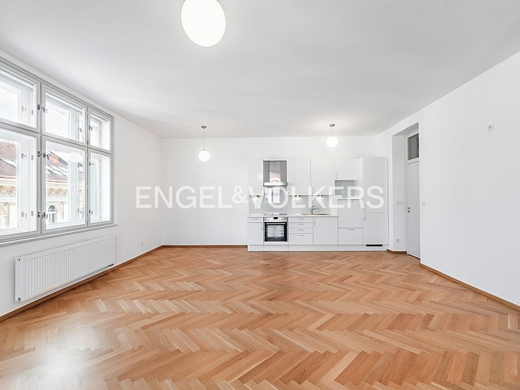 Pronájem bytu 2+kk 101 m² - foto 1
