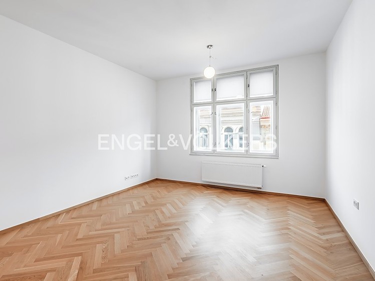 Pronájem bytu 2+kk 101 m² - foto 3